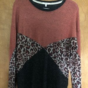 Long sleeve, medium weight, very soft top